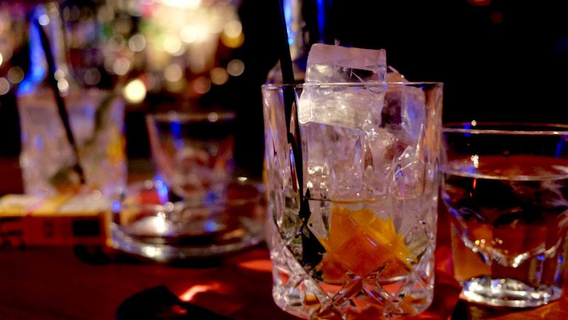 berlin-bar-the-hat-jazzbar-laden-gin-tonic-1