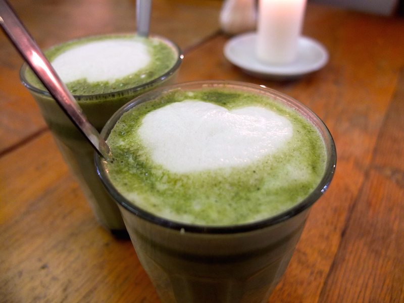 berlin-cafe-nothaft-seidel-matcha-latte