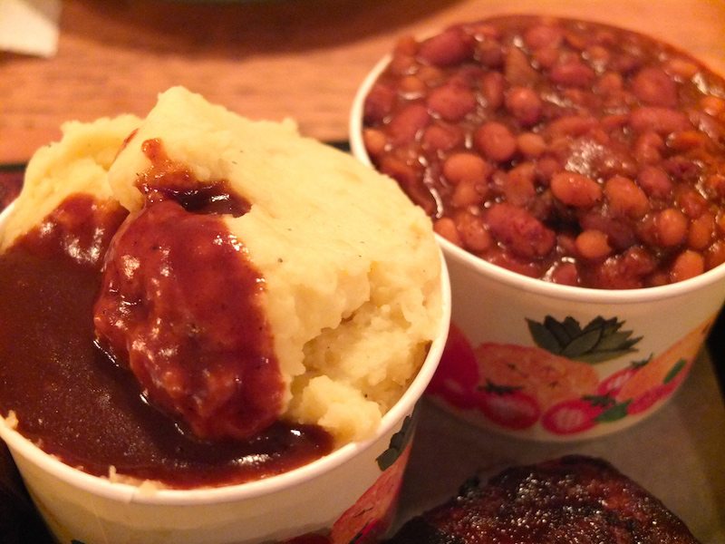 chicago-williams-bbq-berlin-kartoffelbrei-baked-beans