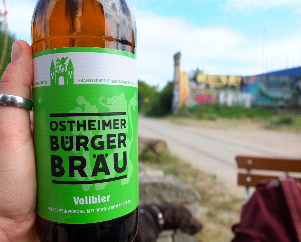 wilder-hase-im-nirgendwo-veganer-biergarten-berlin-bier